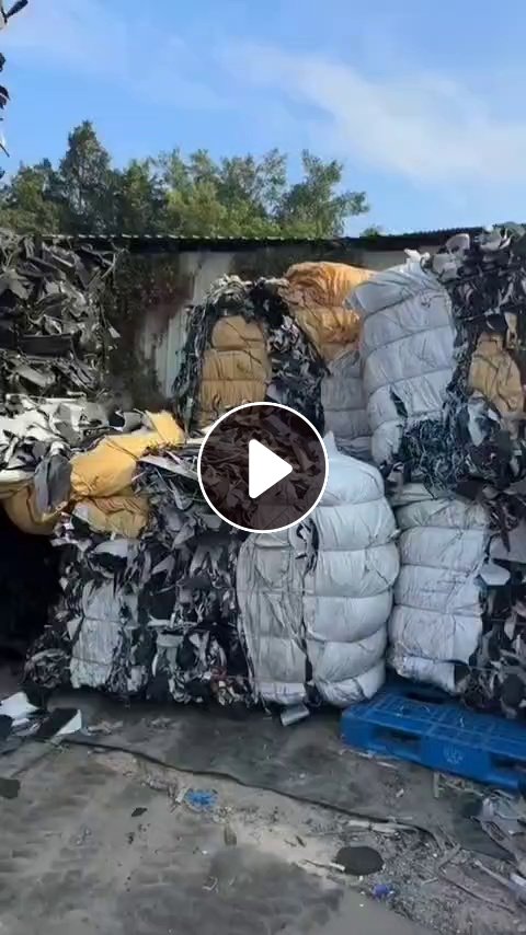 长期出售环保pvc汽车革边角料，现货30吨