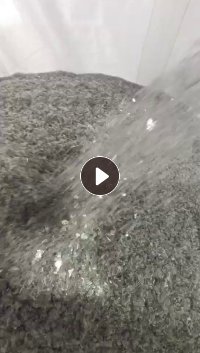 出售透明PET吸塑片破碎料，厚片的B级较多，现货100多吨，专供拉片用