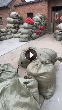 长期出售涤棉服装厂的下脚料，有白色 浅色，黑色都有，现货30吨，厂在安徽宿州