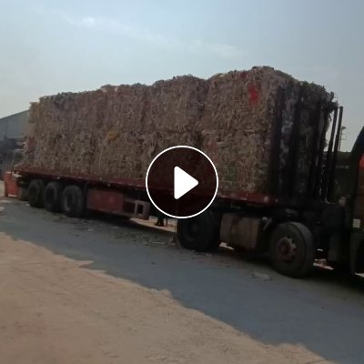 出售燃烧料，都是破编织袋，薄膜，破衣服，海绵等可燃物，现货量大，价格五六十元/吨