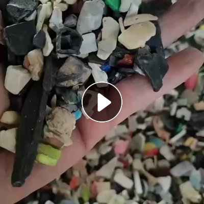 出售铁厂下来的ABS破碎料，静电分选出来过清水。把木头过出去，冲击10个左右