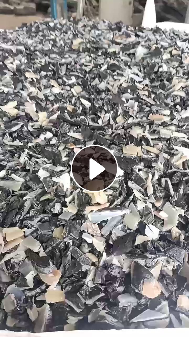 出售油箱破碎料，清洗甩干，月供40多吨