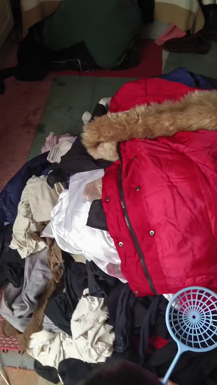 长期出售旧衣服统货，旧衣服县城货，现货十来吨