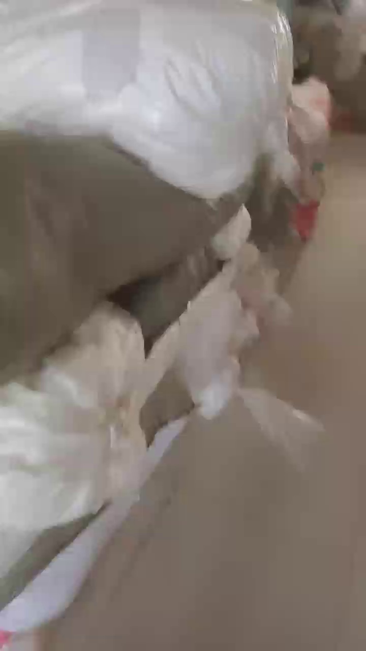 长期大量出售涤纶废布，氨纶废布，一个月有100吨左右，什么颜色都有，厂在山东菏泽