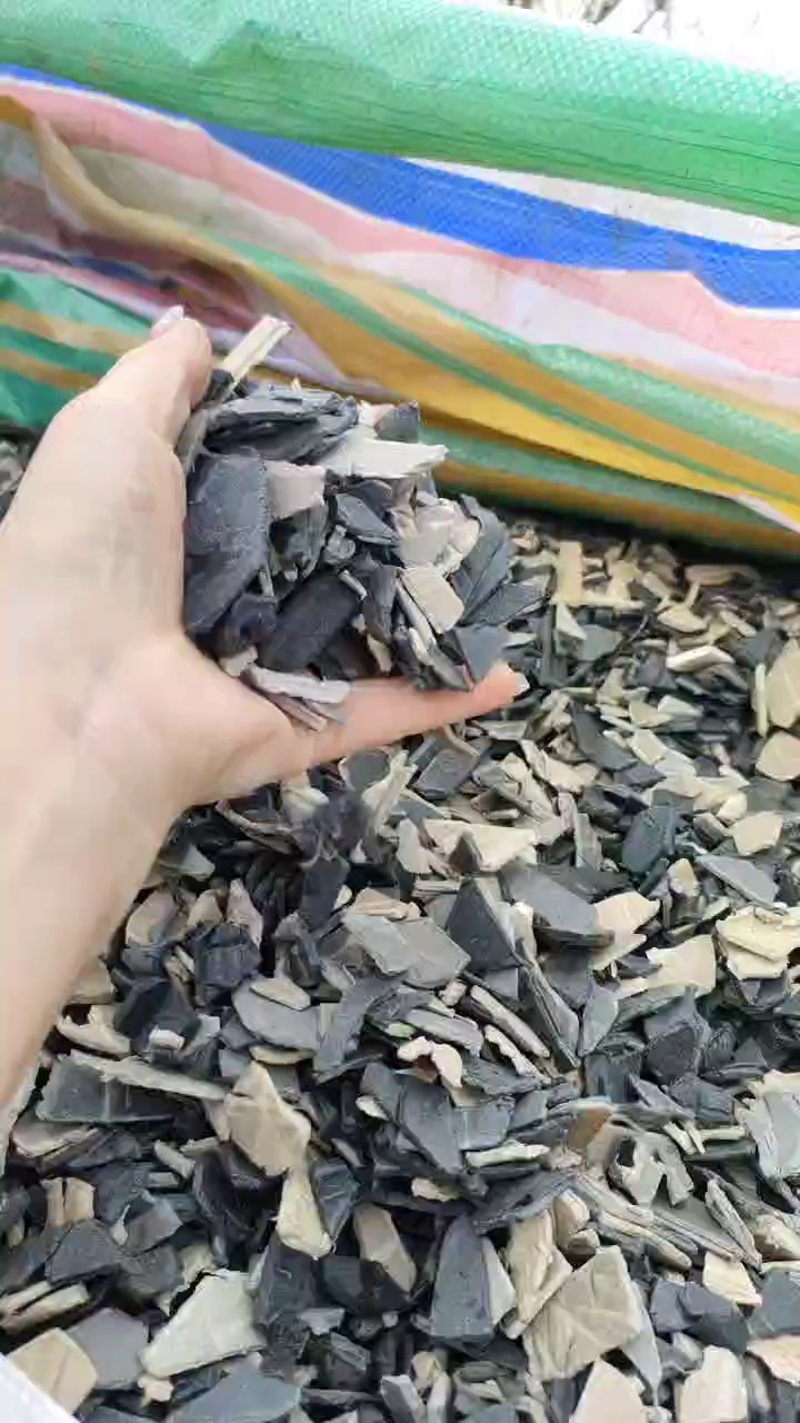 出售PP汽车内饰破碎料，保险杠破碎料，摩配黑料等，清洗甩干除铁，过静电