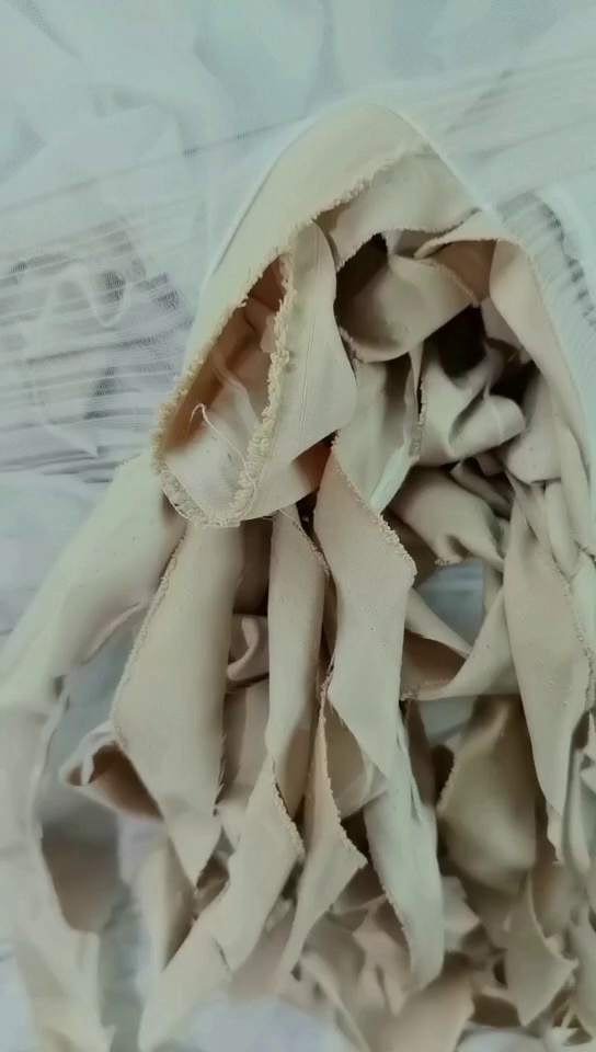 长期出售涤纶复合布条，涤纶带一层膜，涤纶废布，月供五六十吨，厂在福建泉州