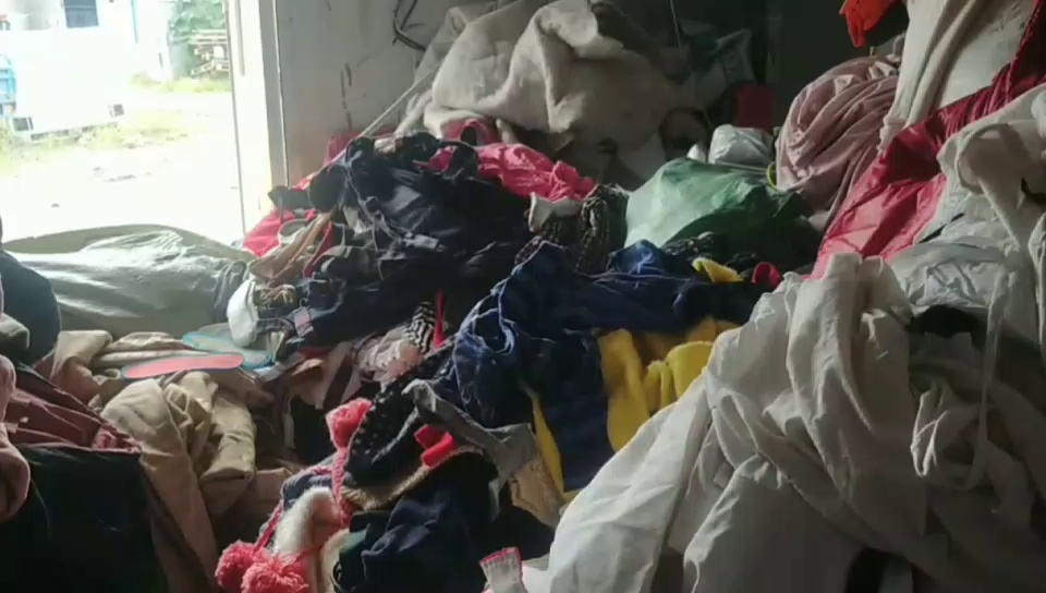 出售旧衣服统货，小区货，货在山东烟台