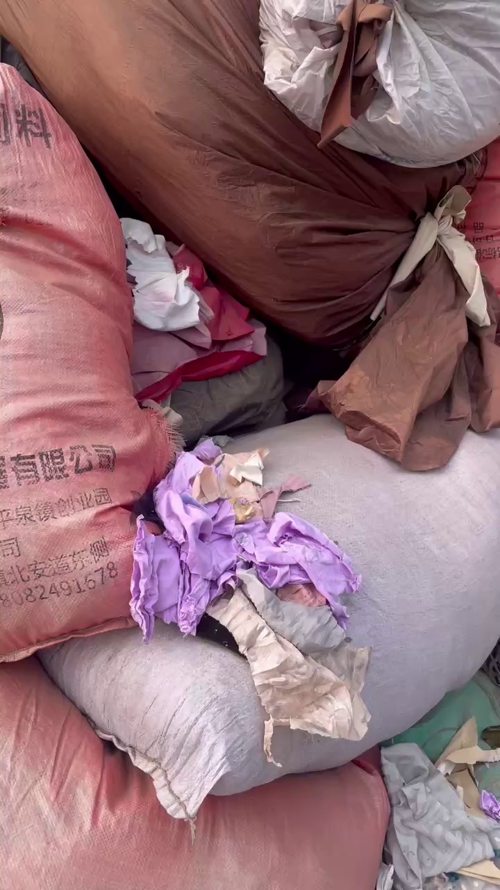 出售氨纶废布，氨纶废布统货，氨纶拉丝布，现货有几十吨，货在山东德州