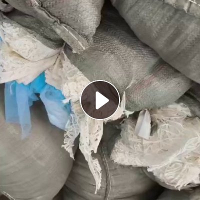 长期出售白色的涤纶拉丝料，涤纶废布，涤纶碎布