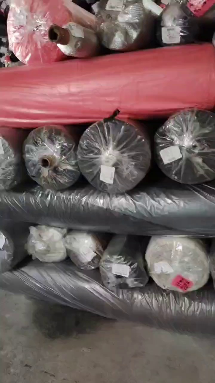 长期出售涤纶库存布，涤纶布，门幅一米七，克重两百多，可做汽车内饰用，现货十七吨
