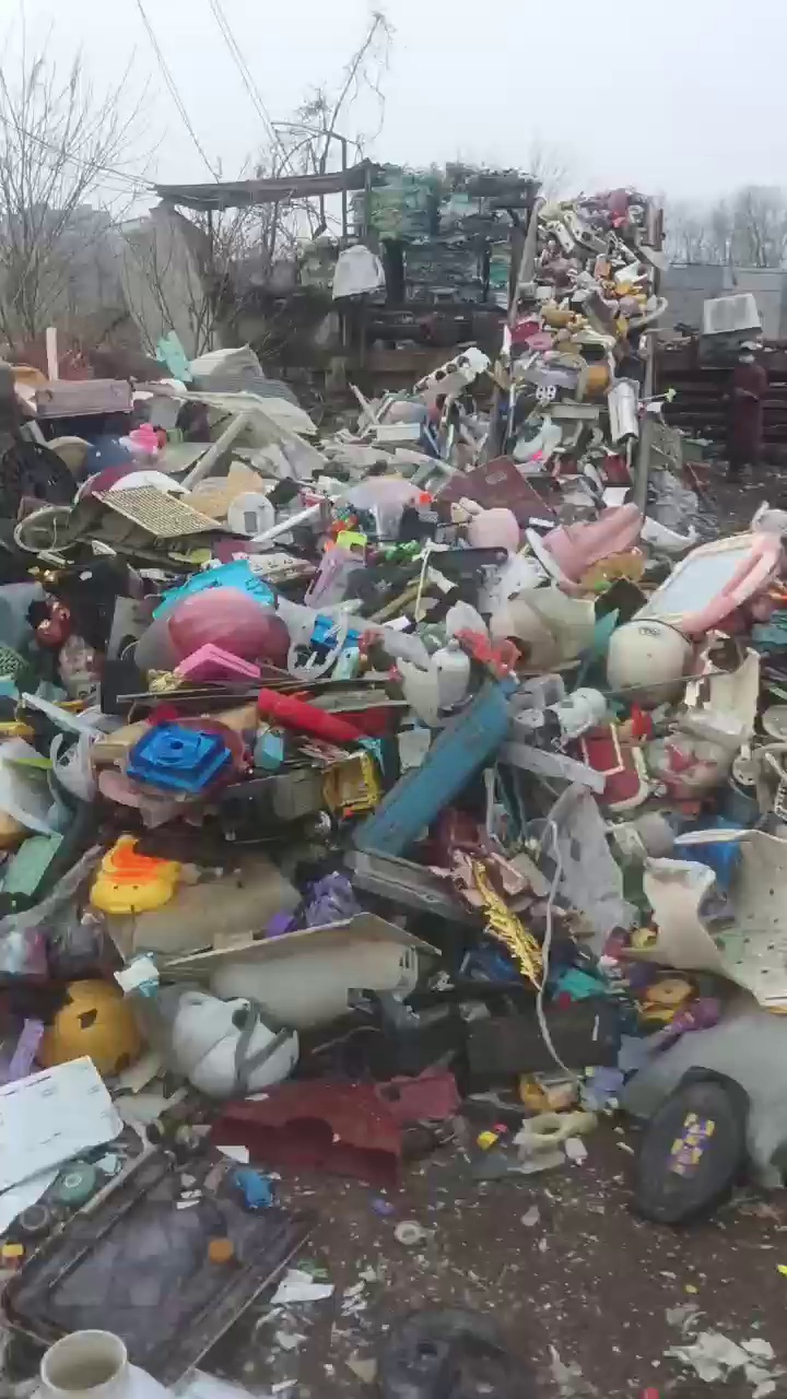 出售大小响料压块，现货40吨，长期有货