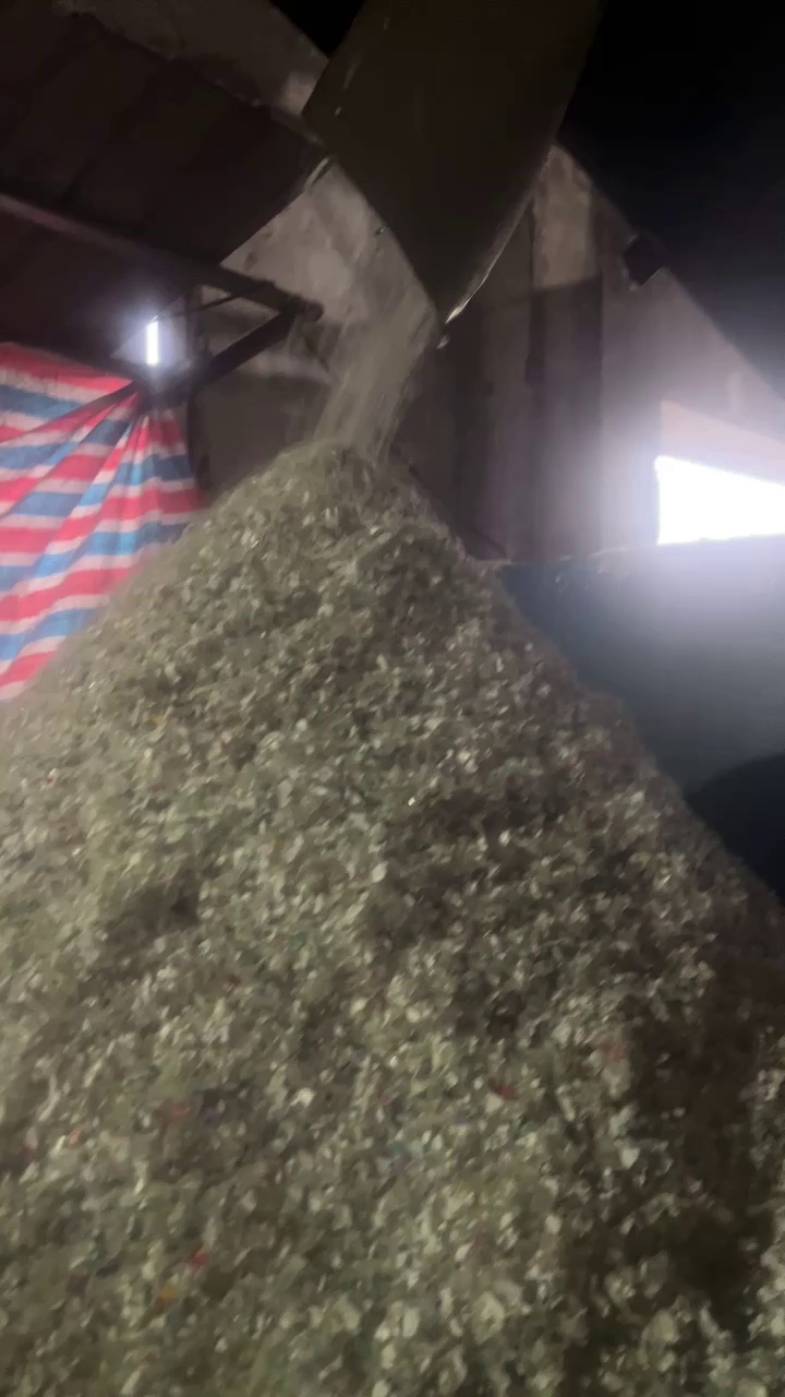 出售PP商标纸废料，去油墨的可上机，月供两百吨