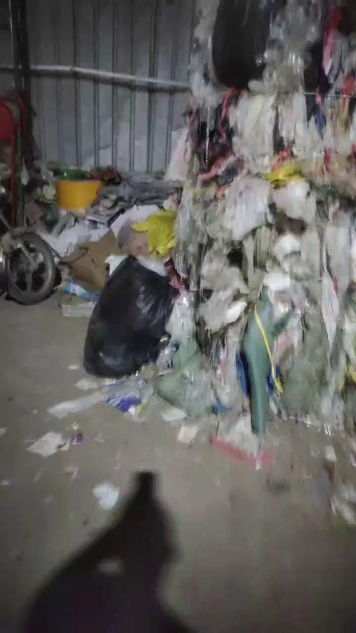 出售打包站下来的杂膜油纸废料