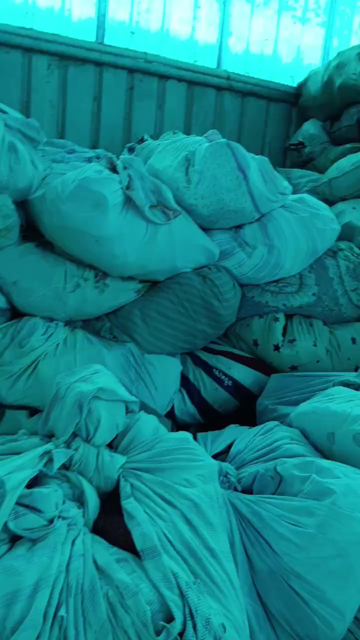 长期大量出售旧衣服分拣货，18吨大白，是多吨毛衣。冬夏装等等，厂在安徽宣城