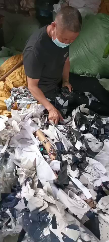 长期出售涤纶废布，涤纶边角料，月供10吨左右