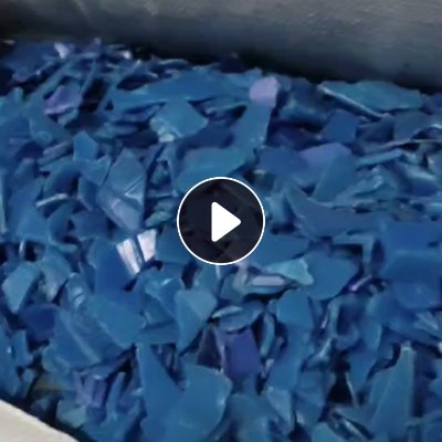 出售蓝色PE托盘破碎料，现货30吨，过24筛网