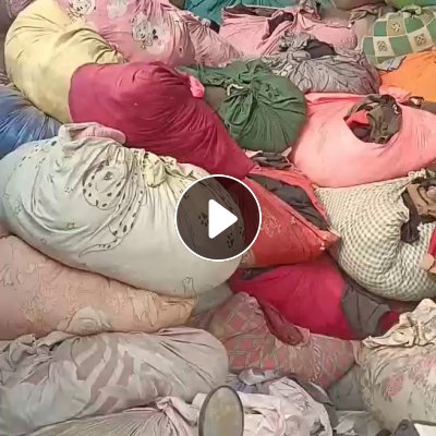 长期出售旧衣服分拣货，夏装十几吨，大白几吨，毛衣统货10来吨，还有20吨的旧衣服黑料，厂在河北保定