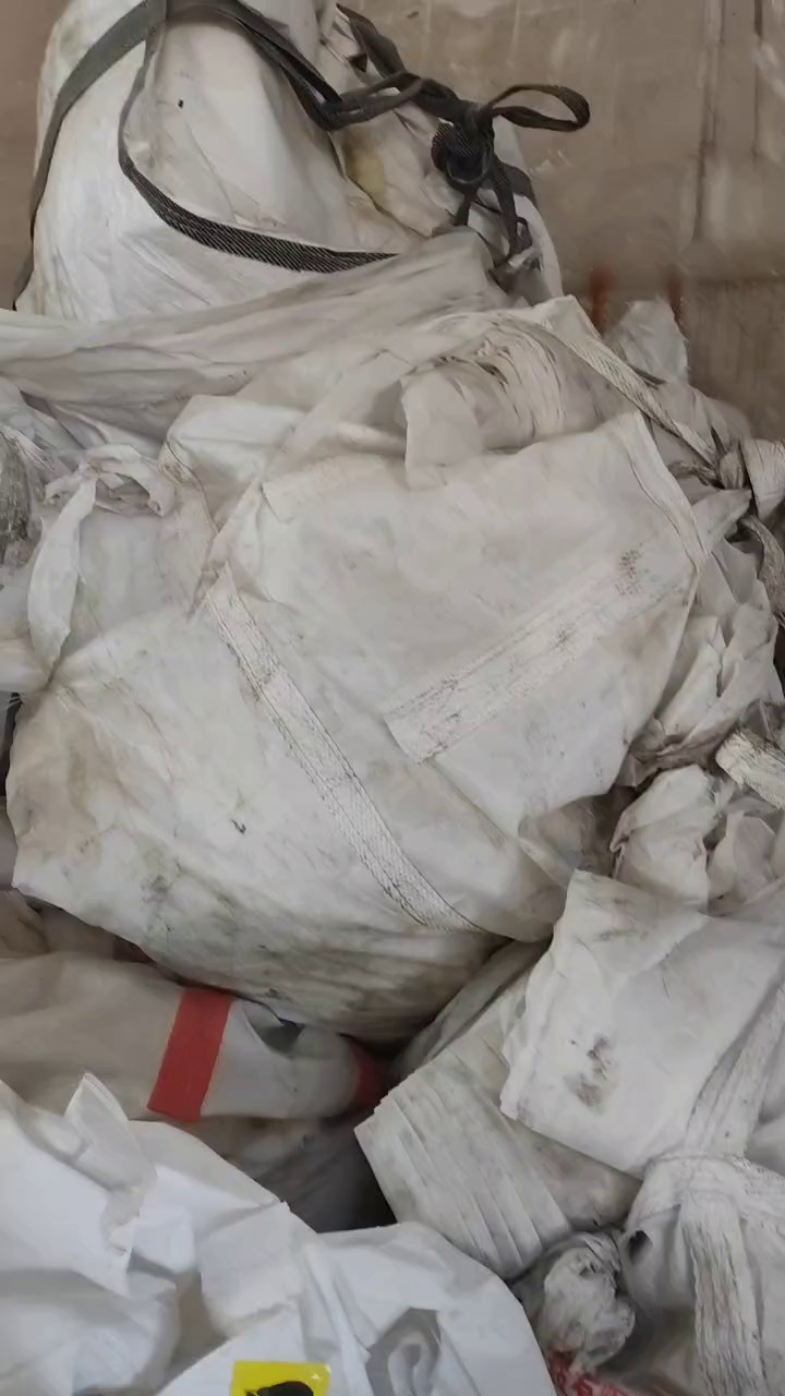 长期出售电缆厂下来的无纺布，白色和绿色，厂在江苏苏州