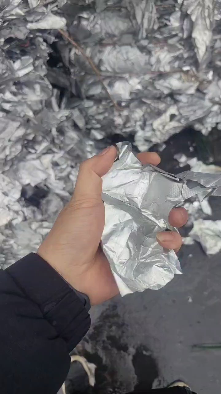 出售宁德时代厂下来的吨包内衬，铝塑膜，装货石墨粉的，月供7-8挂车