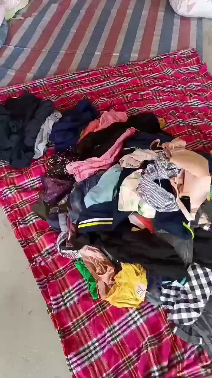 长期出售旧衣服夏A，现货11吨，货在湖南长沙