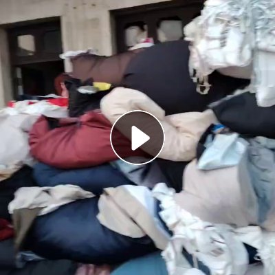 长期出售混色的氨纶废布，氨纶边角料，氨纶复合布统货，现货9.6米一车