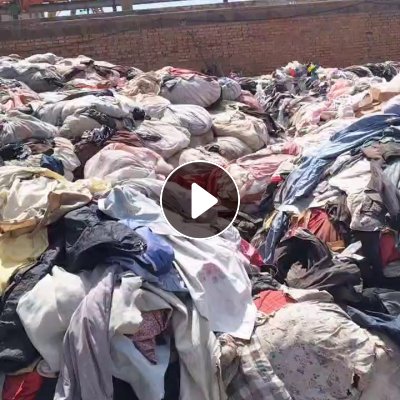 长期出售旧衣服黑料，旧衣服，含水分，现货七八十吨