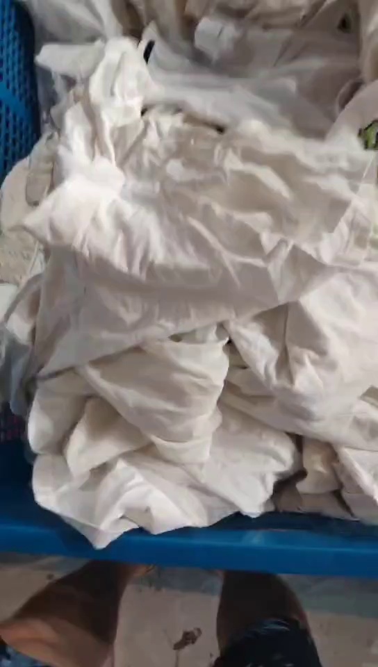 长期出售旧衣服大白，白料，开花料，月供几十吨，货在广西南宁