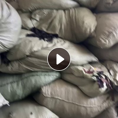 长期出售杂色的涤纶废布，涤纶边角料，现货20吨左右