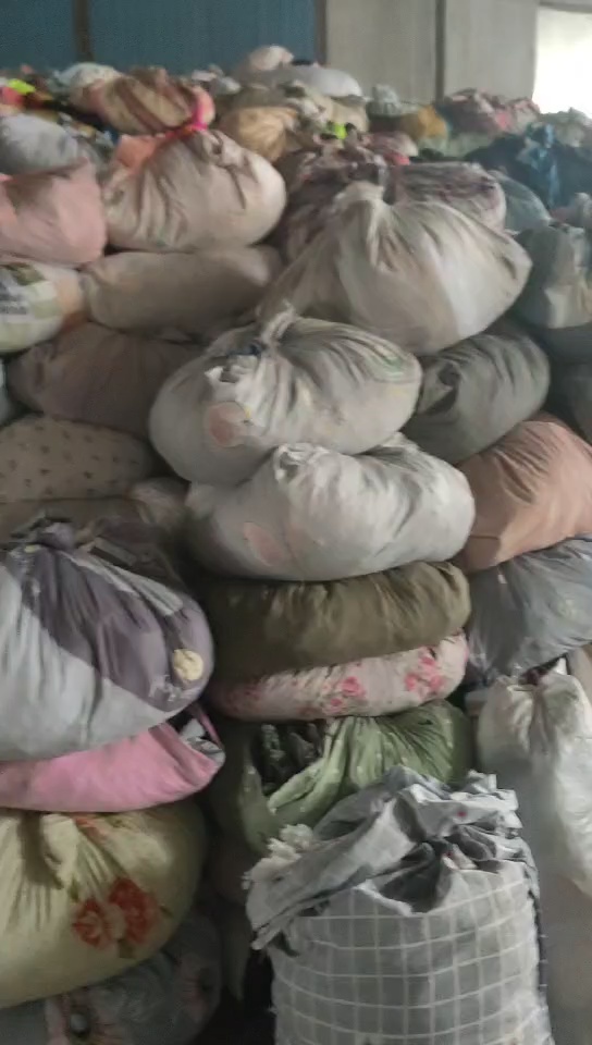 长期出售旧衣服黑料，黑料，月供10吨左右