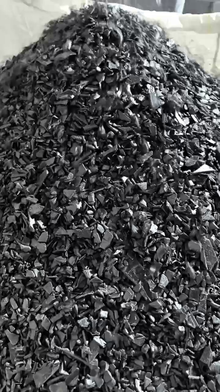 出售比亚迪主机厂的新料，内饰破碎料、保险杠破碎料，月供200吨