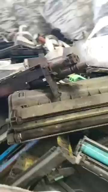 出售打印机上下来的墨盒毛料，abs材质，现货100吨