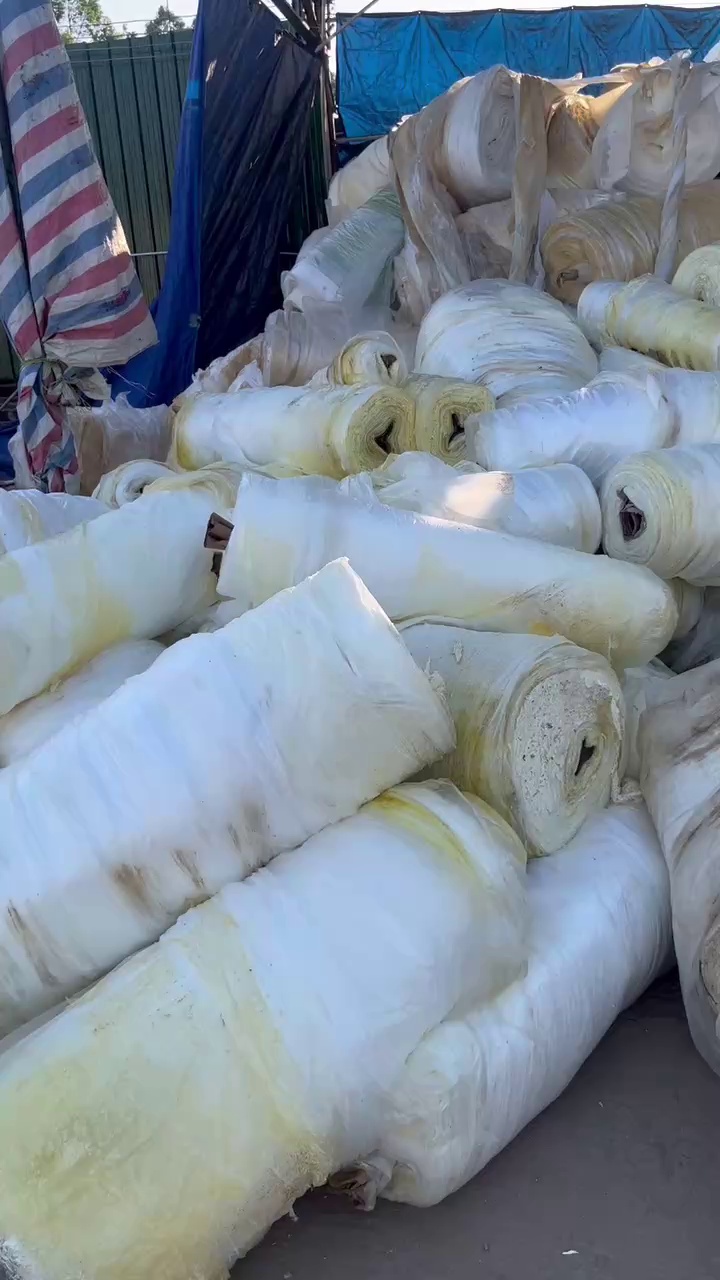 出售高压膜，带胶上面一点泡沫，现货30吨