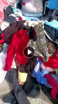 长期出售旧衣服黑料，每个月15吨货，厂在新疆哈密