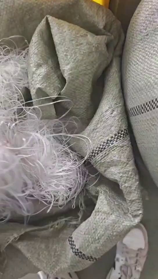 厂家出售涤纶工业丝，涤纶丝，现货三四吨左右