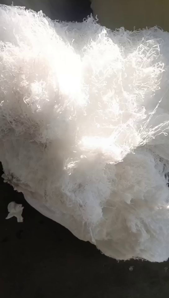 长期大量出售纺织厂下来的涤纶废丝，涤纶干丝，涤纶水丝，现货有20吨左右，货在安徽宣城