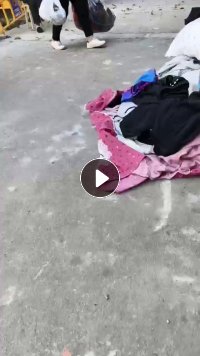 长期出售旧衣服统货，每个月7-8吨左右，厂在湖北潜江