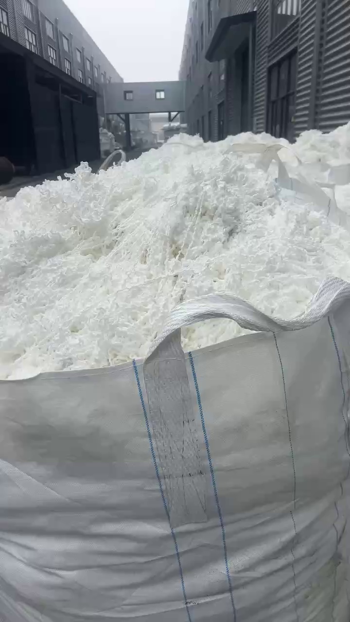 长期出售涤纶废丝，涤纶水丝，含水量百分之三四十左右，现货40多个吨包，月供100吨左右