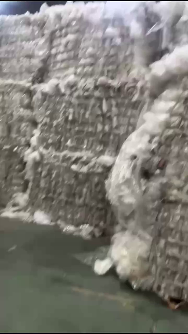 出售水洗高压膜废料，不能直接上机，需要挑拣下垃圾，现货两挂