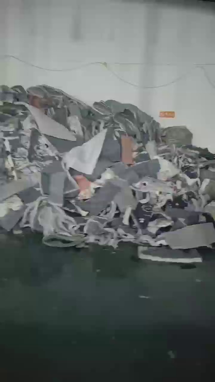 厂家长期出售挡风被下脚料，丝绵料，厂在河南新乡