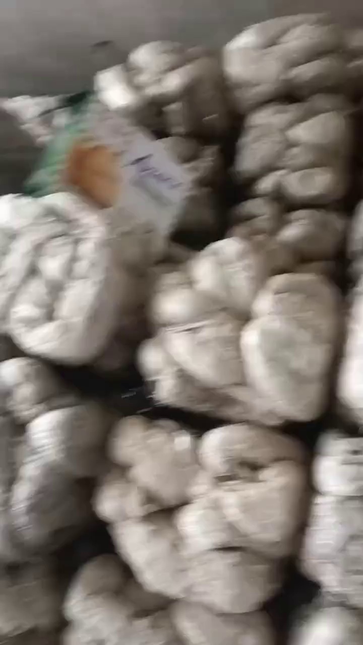 长期出售热熔块，现货30吨左右