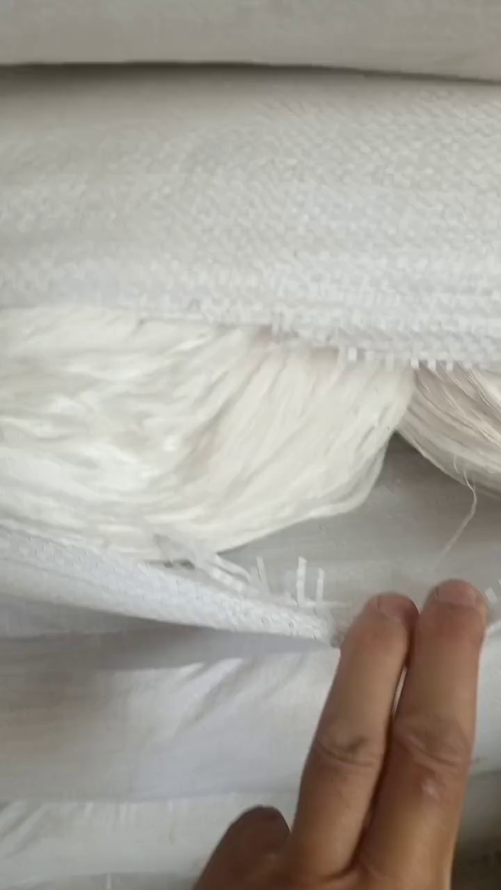 出售绳子原料，涤纶纱线，可做打绳子用，做拖把用，现货8吨左右