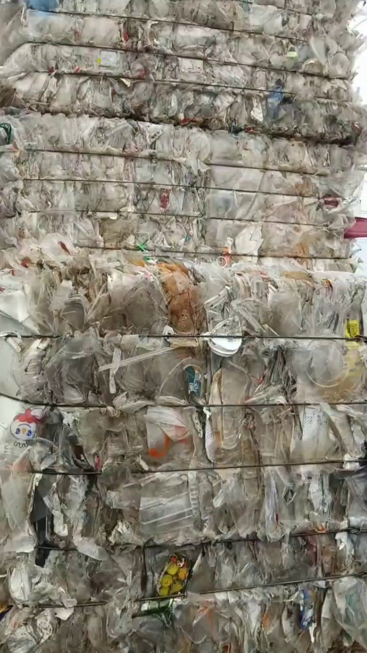 出售餐盒压块，饭盒毛料，现货60吨