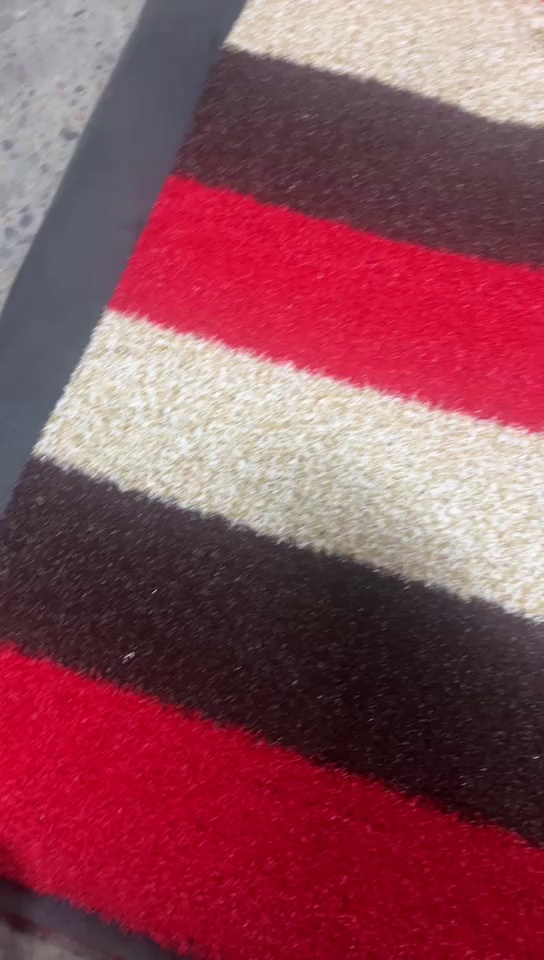 厂家出售库存地垫（底部PVC，上面PP），成卷的，十几吨