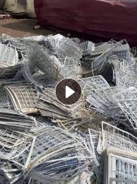 出售卡片边角料，现货10吨，其中7吨的是pet的，3吨多是PVC材质的