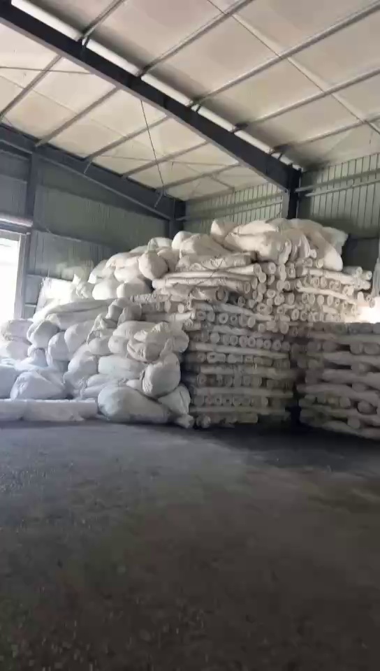 长期出售磨毛厂下来的废布，带水分，白色涤纶废布，厂在浙江湖州