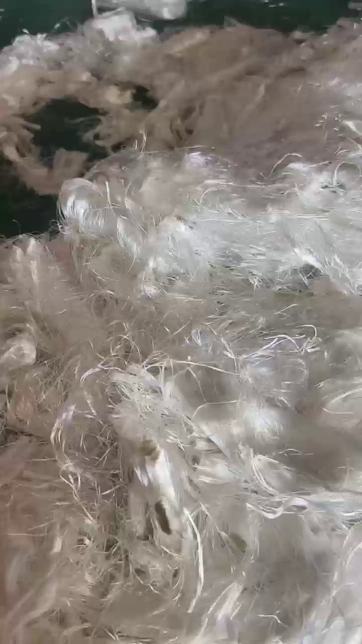 出售锦纶废丝，尼龙废丝，双六有光丝，现货有11吨左右，货在浙江诸暨