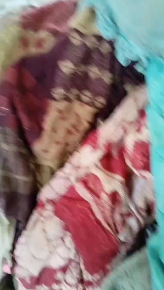 出售擦机布原料，涤棉布块，现货十几吨