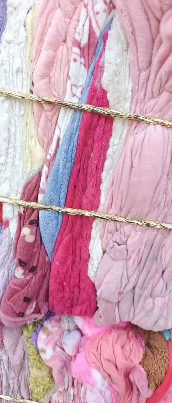 长期出售裁剪好的浅三色睡衣料，涤纶睡衣，睡衣料，现货30吨左右