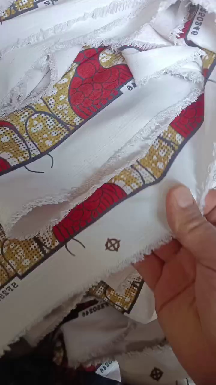 长期出售库存布，二等品布，涤纶库存布，外贸布，货在山东潍坊