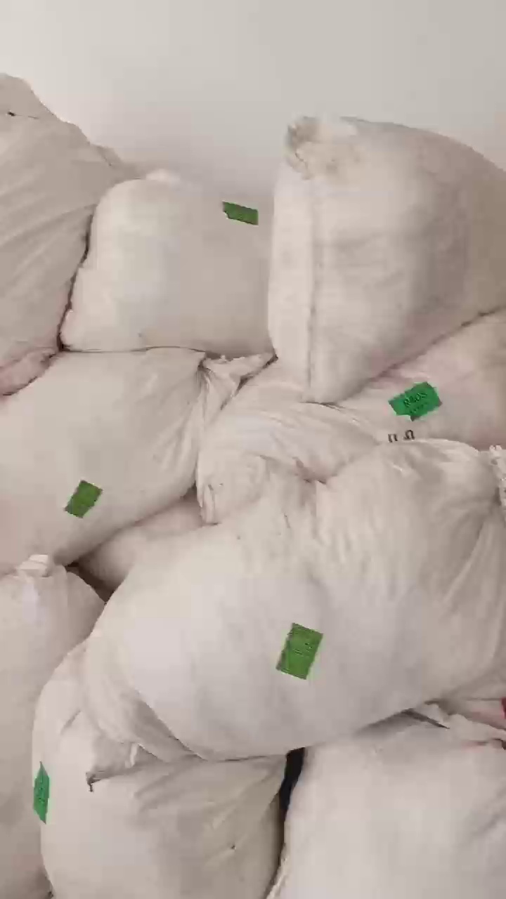 长期出售涤纶水丝，锦纶氨纶涤纶都有，含水50%，统货出，现货30多吨，货在江苏盐城